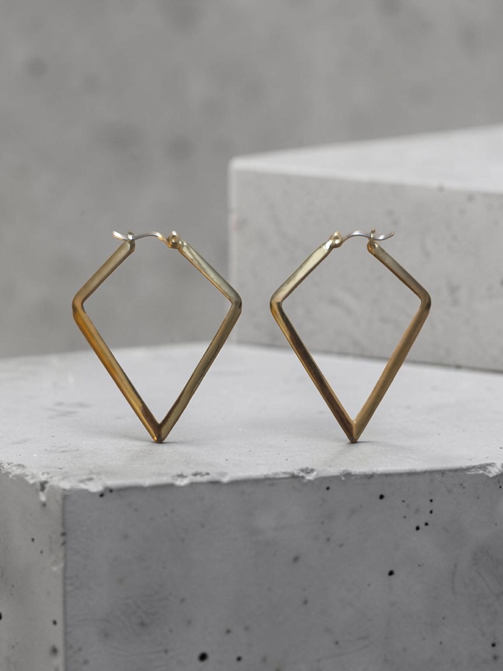 T Tahari Gold Diamond-Shaped Hoop Earrings